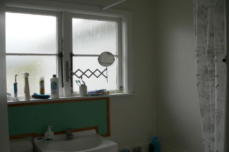 Photo of property in 140 Epuni Street, Epuni, Lower Hutt, 5011