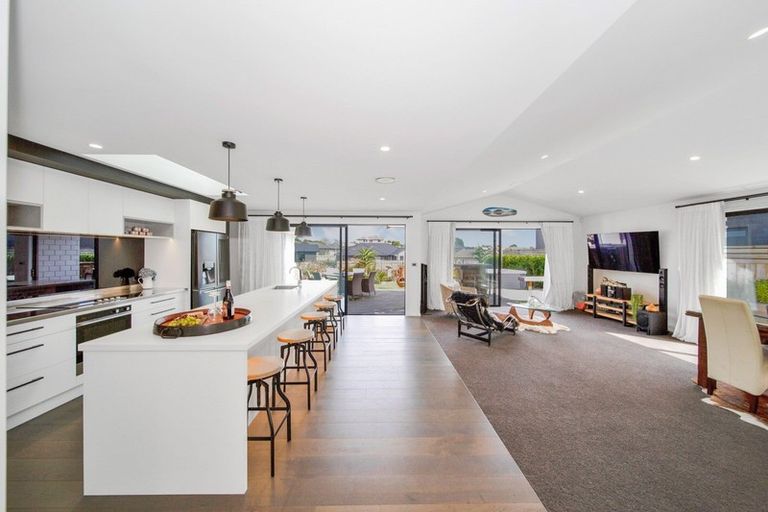 Photo of property in 1 Ashwood Lane, Bell Block, New Plymouth, 4312