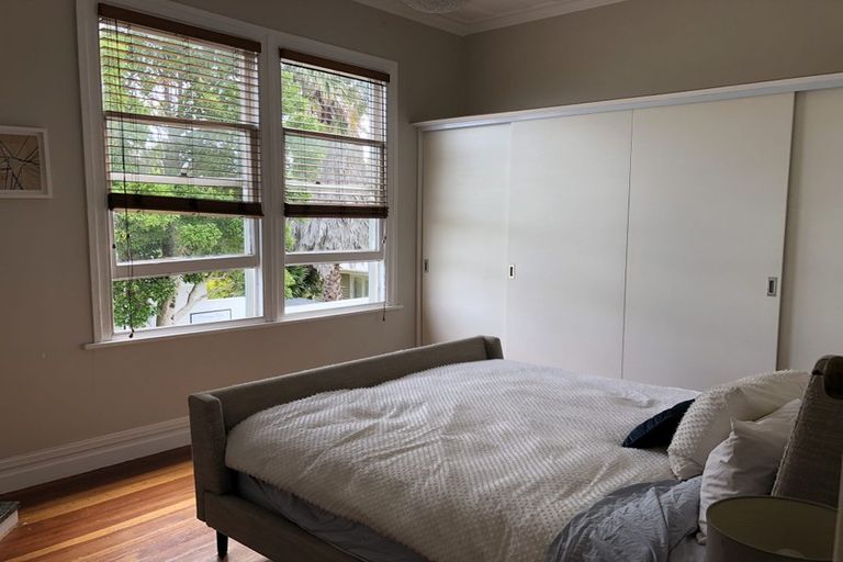 Photo of property in 1/47 Birkdale Road, Birkdale, Auckland, 0626