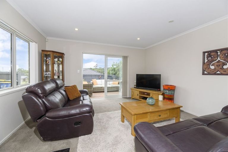 Photo of property in 17 Anna Lane, Glen Eden, Auckland, 0602