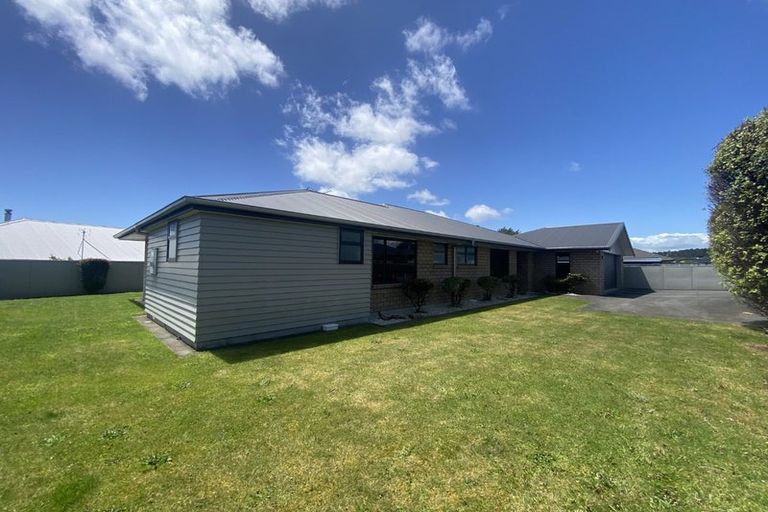 Photo of property in 51 Alberta Road, Glen Avon, New Plymouth, 4312