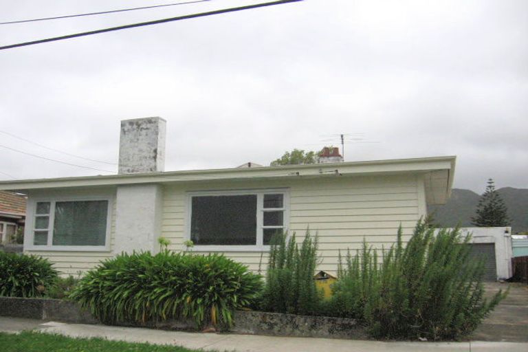 Photo of property in 132 Randwick Road, Moera, Lower Hutt, 5010