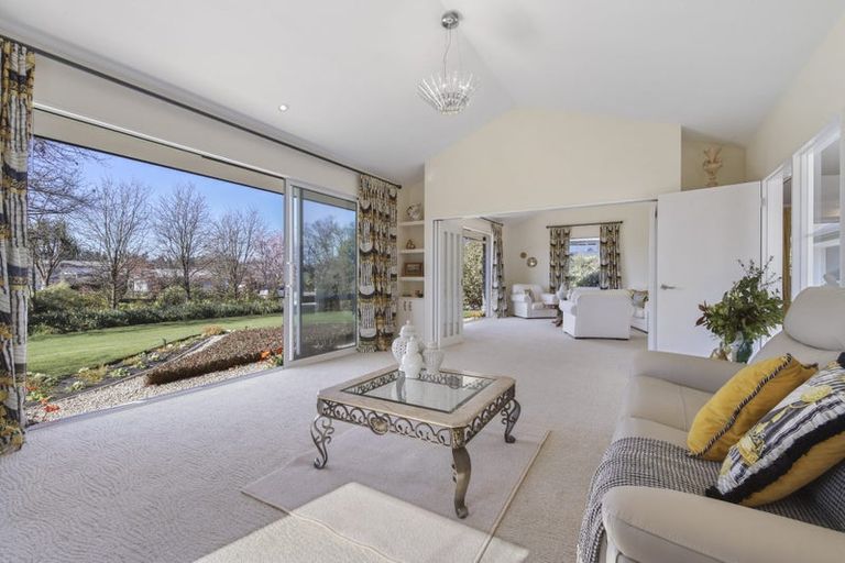 Photo of property in 72 Oakgrove Drive, Rangiora, 7400