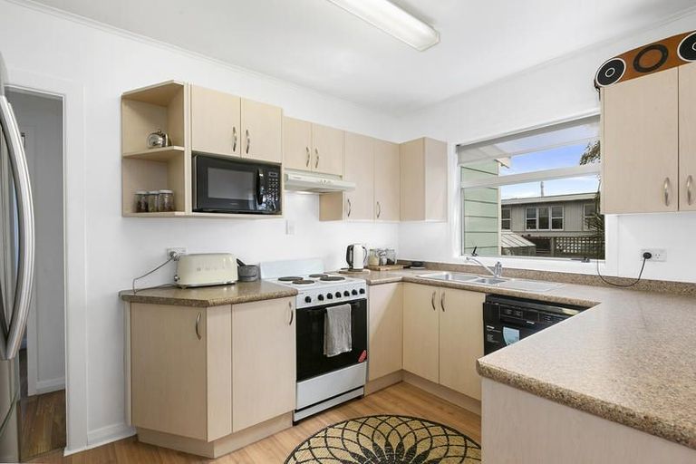 Photo of property in 324 Bay View Road, South Dunedin, Dunedin, 9012