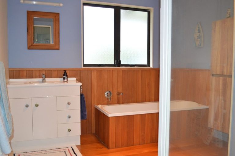 Photo of property in 45 Kauri Grove, Coromandel, 3506