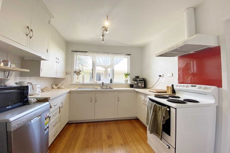 Photo of property in 11 Estuary Road, New Brighton, Christchurch, 8061