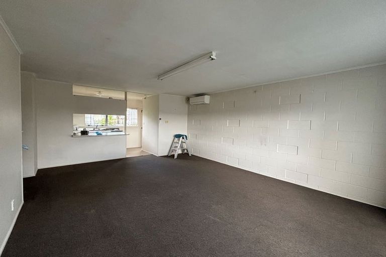 Photo of property in 1/41a Tramway Road, Beach Haven, Auckland, 0626