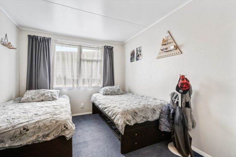 Photo of property in 61 Arimu Road, Papakura, 2110