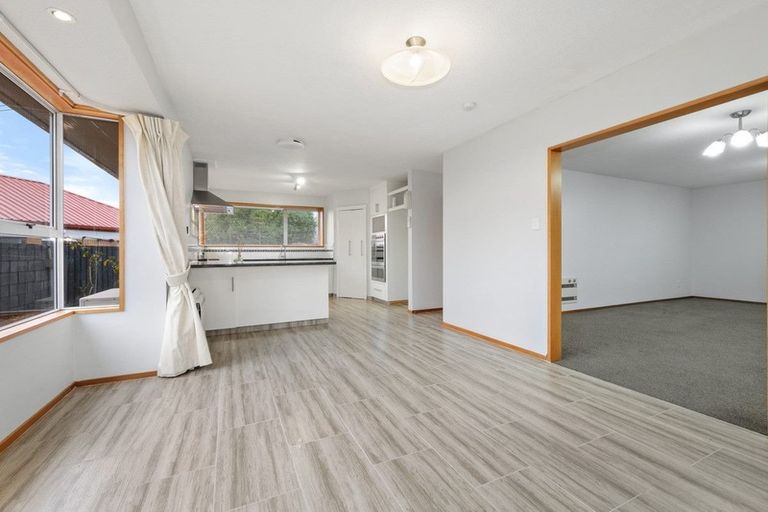 Photo of property in 15 Algie Place, Avonhead, Christchurch, 8042