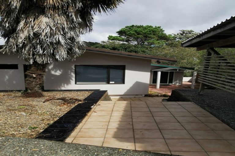 Photo of property in 40 Hale Crescent, Bayview, Auckland, 0629