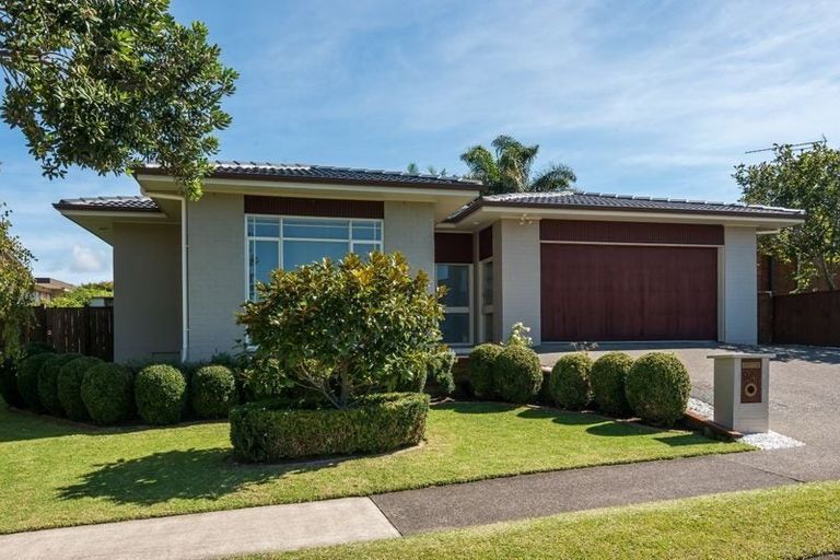 Photo of property in 24 Tyrian Close, Half Moon Bay, Auckland, 2012