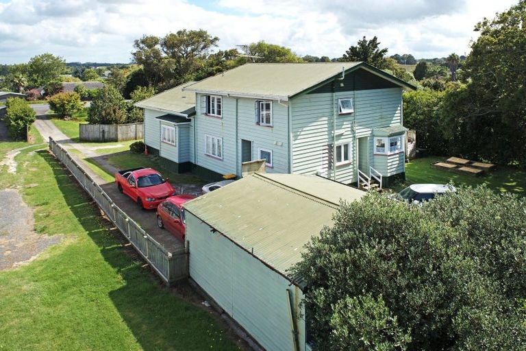 Photo of property in 15 Collingwood Road, Waiuku, 2123