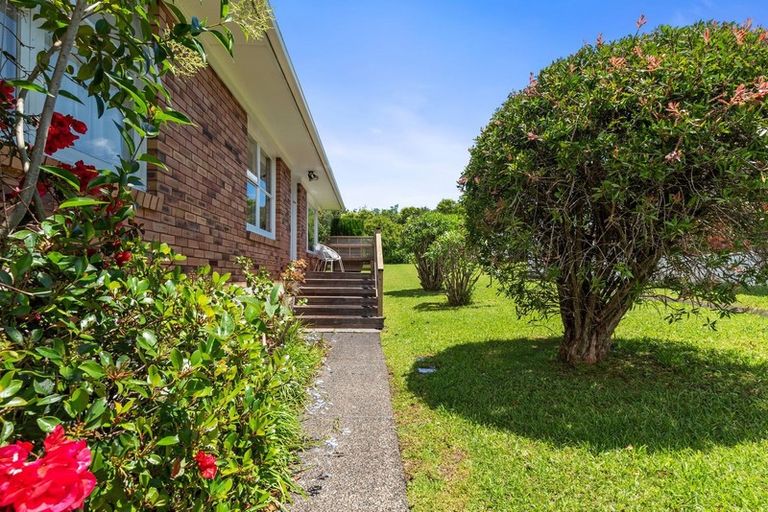 Photo of property in 2/5 Margaret Place, Milford, Auckland, 0620