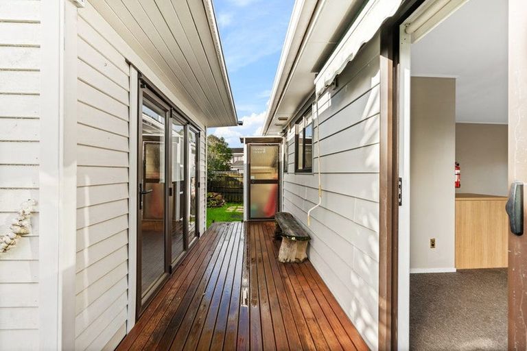Photo of property in 3/76 Luanda Drive, Ranui, Auckland, 0612
