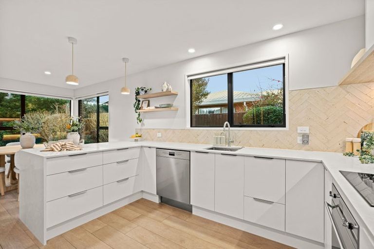 Photo of property in 3 Broadhaven Avenue, Parklands, Christchurch, 8083