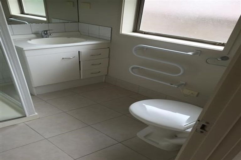 Photo of property in 20a Waione Avenue, Te Atatu Peninsula, Auckland, 0610