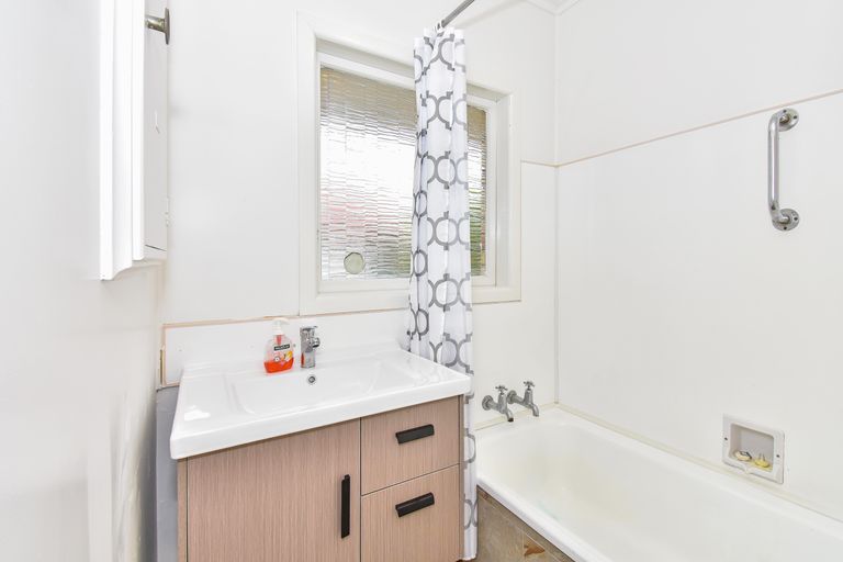 Photo of property in 20a Hillcrest Road, Papatoetoe, Auckland, 2025