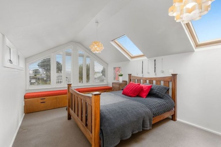 Photo of property in 45 Tuatoru Street, Eastbourne, Lower Hutt, 5013