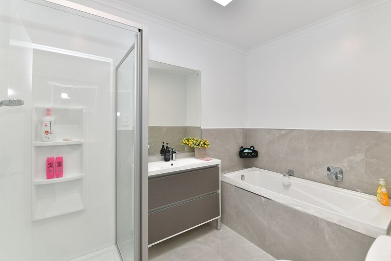 Photo of property in 2 Couldrey Crescent, Red Beach, 0932