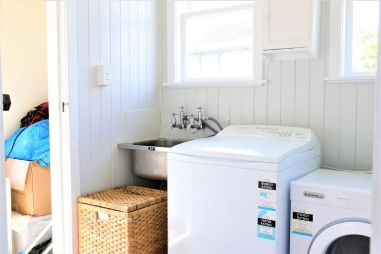 Photo of property in 180 Lake Road, Belmont, Auckland, 0622