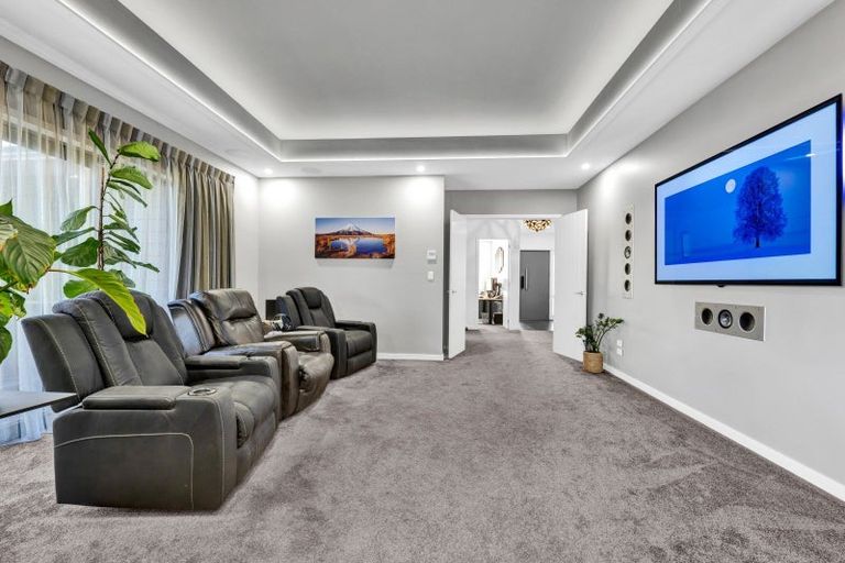 Photo of property in 17 Honeyfield Drive, Whalers Gate, New Plymouth, 4310