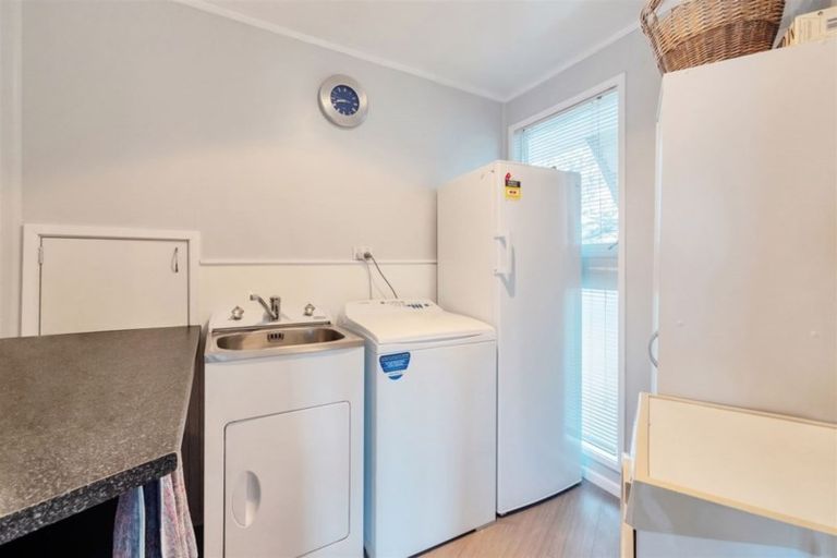 Photo of property in 9 Bodi Place, Te Atatu South, Auckland, 0610