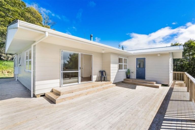 Photo of property in 623 Whananaki Road North, Opuawhanga, Hikurangi, 0181