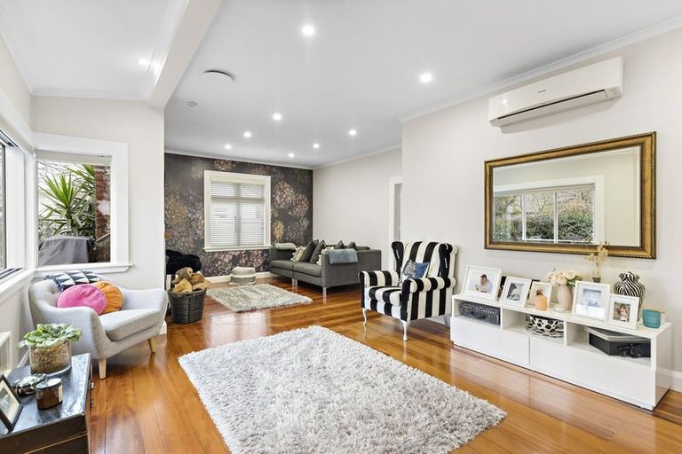 Photo of property in 10 Kuratawhiti Street, Greytown, 5712