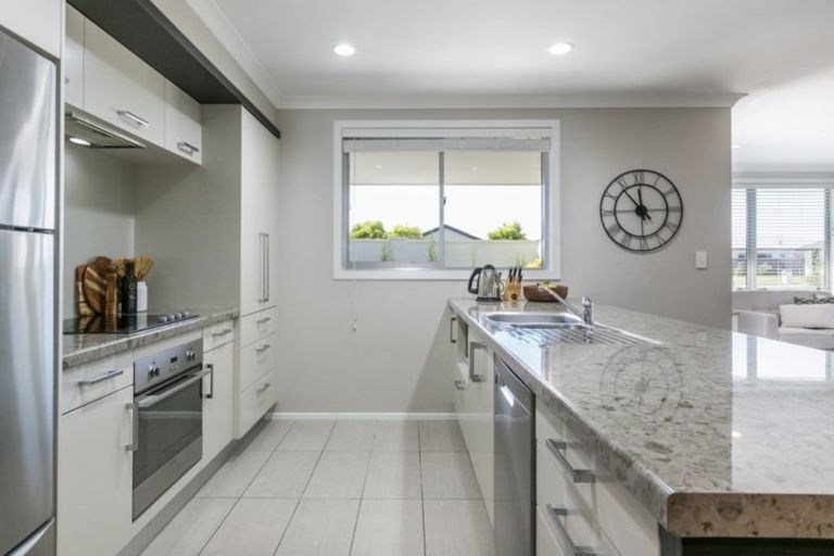 Photo of property in 15 Kapiti Drive, Poraiti, Napier, 4112