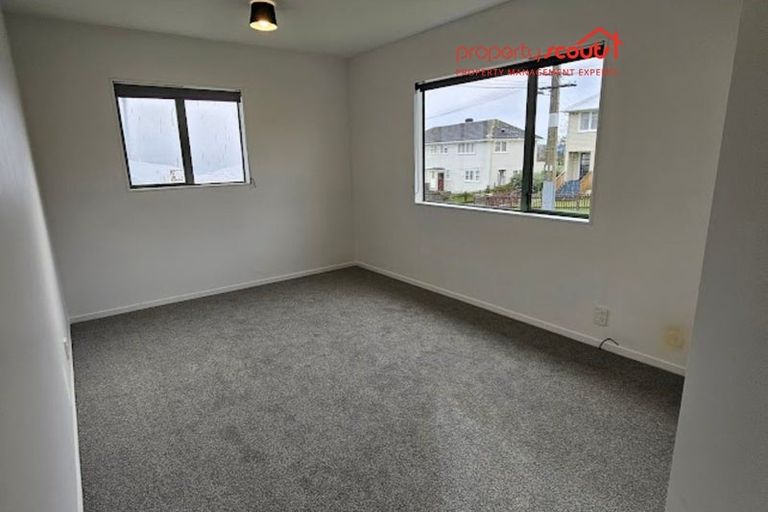 Photo of property in 1 Durham Street, Cannons Creek, Porirua, 5024
