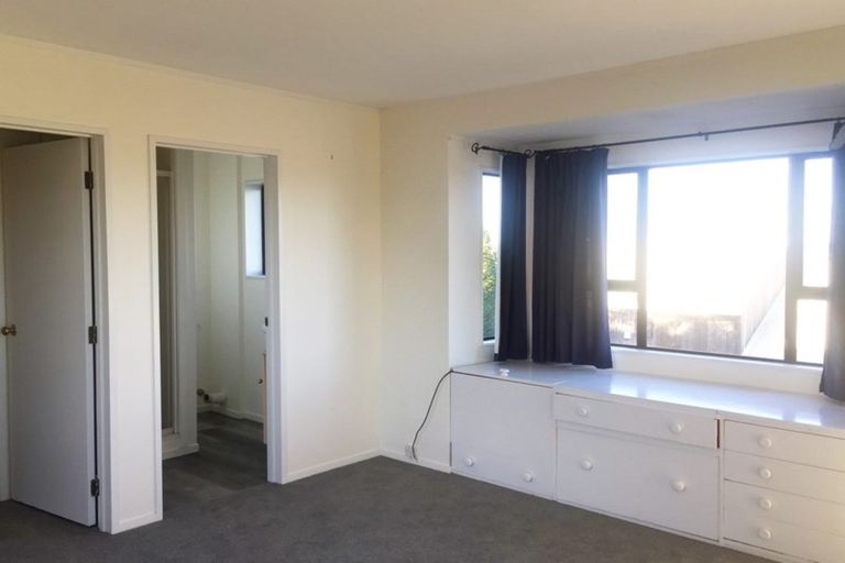Photo of property in 9 Cambric Place, Botany Downs, Auckland, 2010