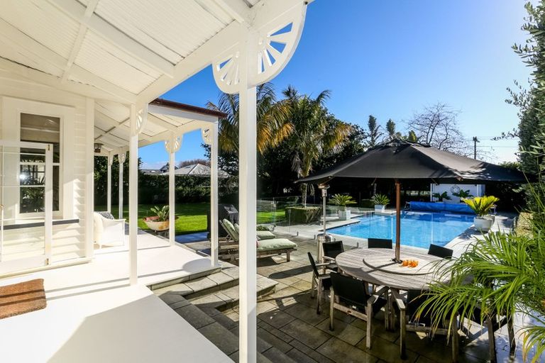 Photo of property in 16 Shortland Street, Lower Vogeltown, New Plymouth, 4310
