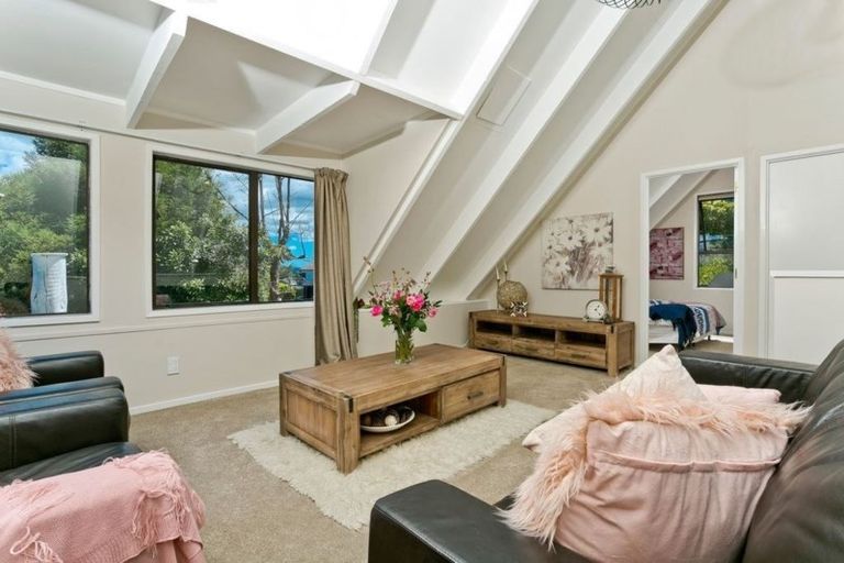 Photo of property in 2/74 Brigantine Drive, Beach Haven, Auckland, 0626