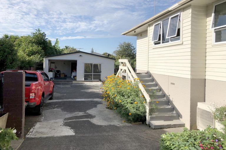 Photo of property in 130 Browns Road, Manurewa, Auckland, 2102