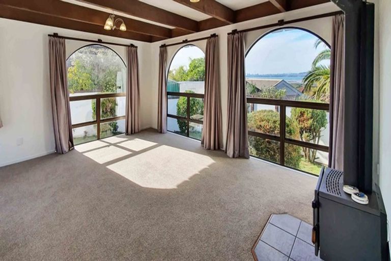 Photo of property in 11 Da Vinci Place, West Harbour, Auckland, 0618
