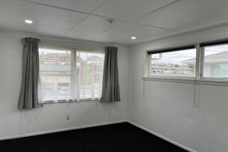 Photo of property in 16 Clyde Carr Crescent, Waimataitai, Timaru, 7910
