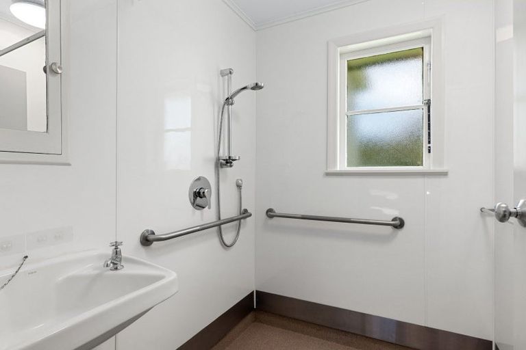 Photo of property in 24 Oakland Street, Northcote, Christchurch, 8052