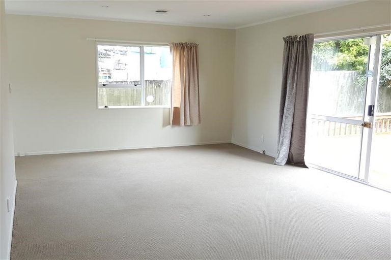 Photo of property in 2a Pine Street, New Lynn, Auckland, 0600
