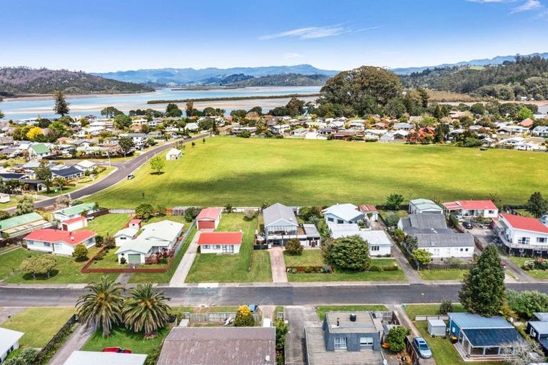 Photo of property in 9 Catherine Crescent, Whitianga, 3510