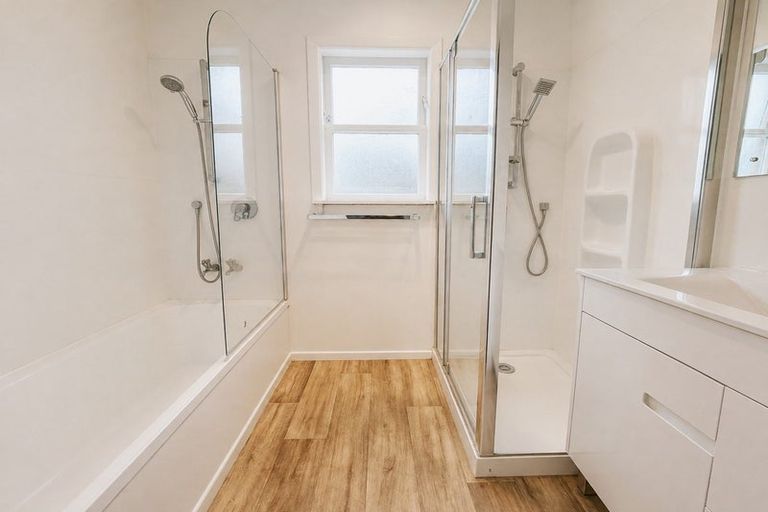 Photo of property in 43 Hallberry Road, Mangere East, Auckland, 2024