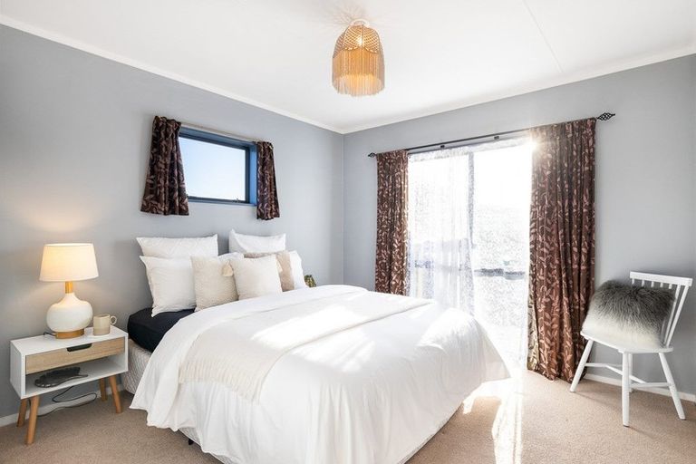 Photo of property in 5 Spackman Crescent, Paraparaumu, 5032