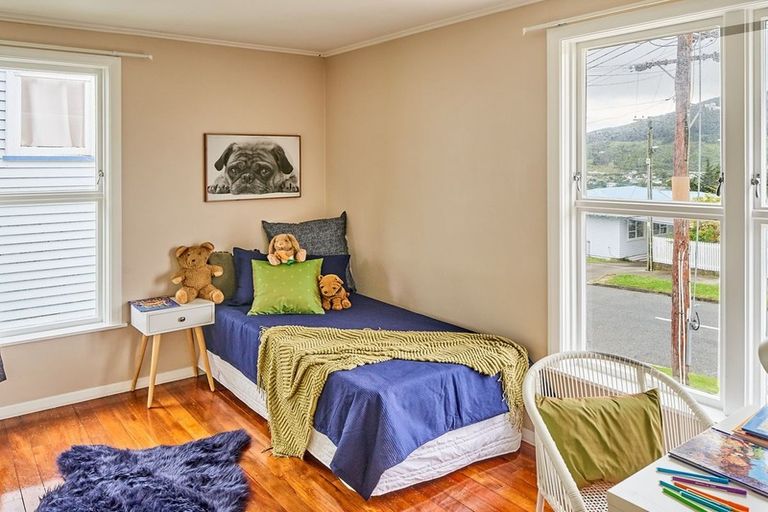 Photo of property in 55 Davidson Crescent, Tawa, Wellington, 5028