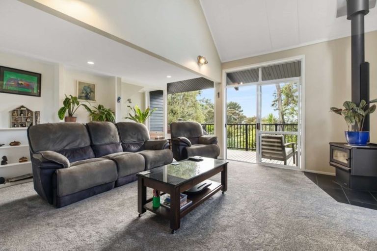 Photo of property in 91 Wood Bay Road, Titirangi, Auckland, 0604