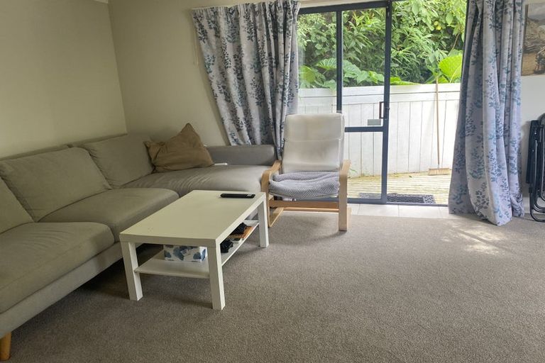 Photo of property in 2/147 Spinella Drive, Bayview, Auckland, 0629