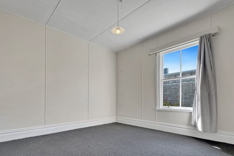 Photo of property in 73 Oxford Street, Levin, 5510