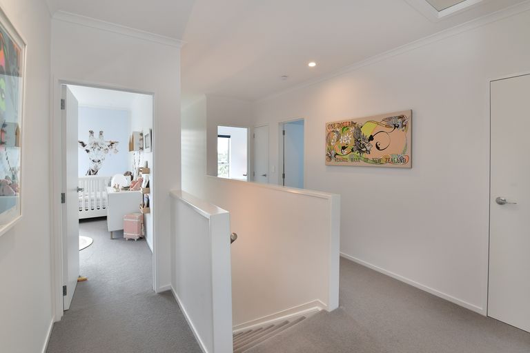 Photo of property in 2 Couldrey Crescent, Red Beach, 0932