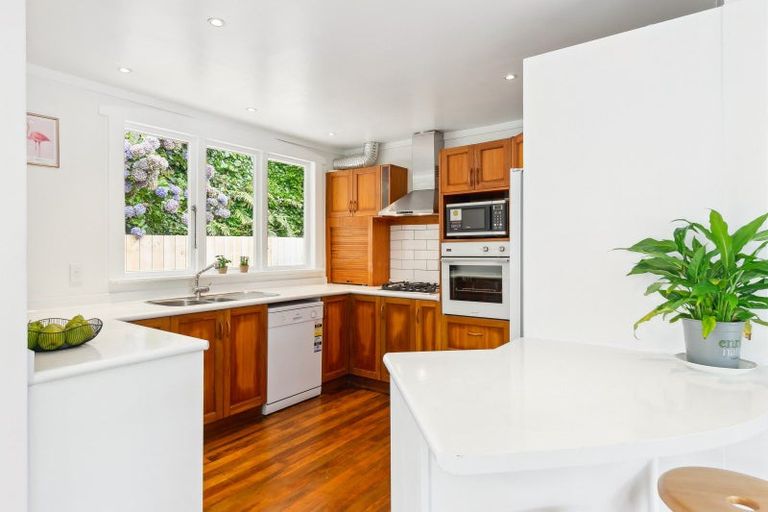 Photo of property in 27 Hathaway Avenue, Karori, Wellington, 6012