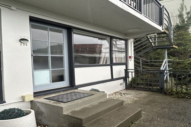 Photo of property in Avon Flats, 4/217 The Terrace, Wellington Central, Wellington, 6011