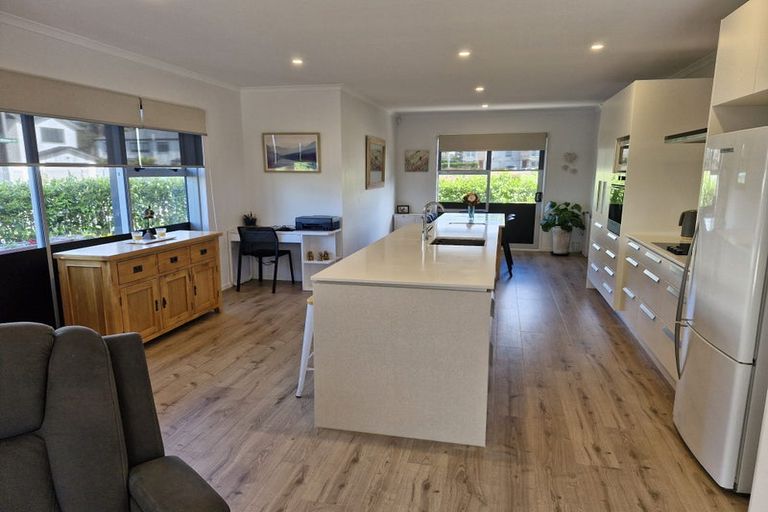 Photo of property in 64 Mettam Drive, Swanson, Auckland, 0614