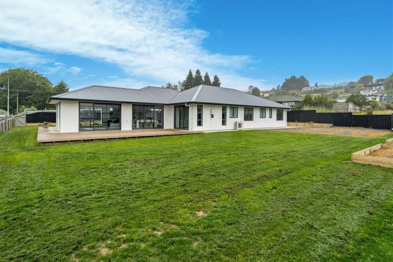 Photo of property in 4 Chatham Street, Waihola, Milton, 9073